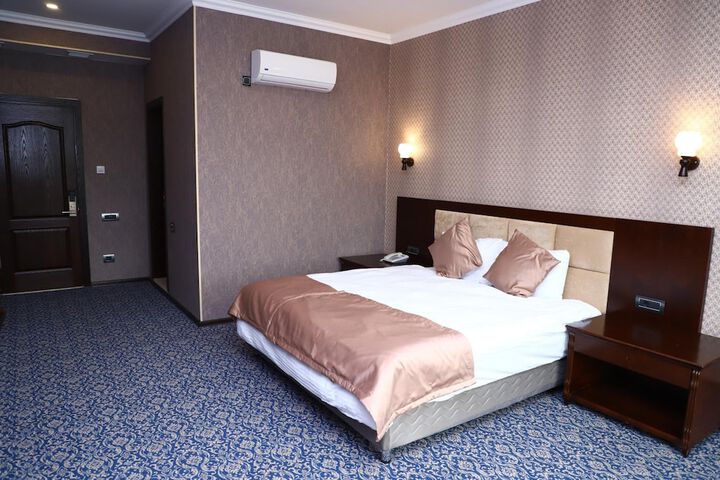 Room 15 of 96