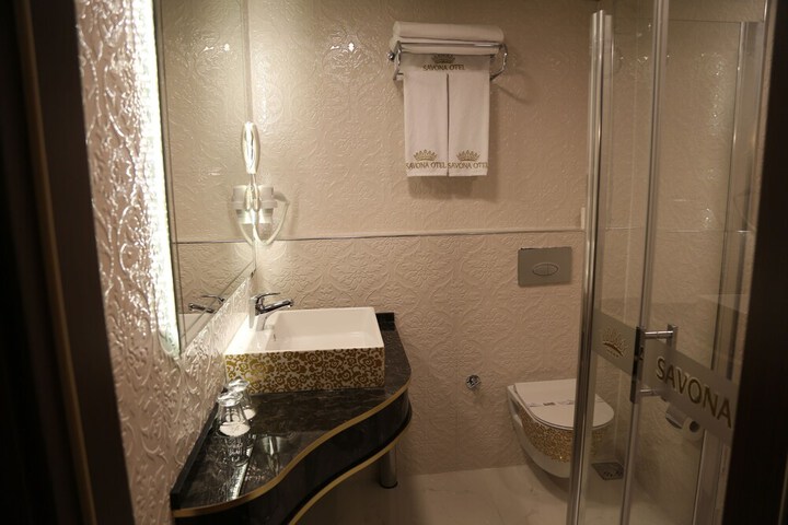 Room 21 of 44