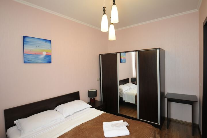 Room 3 of 16