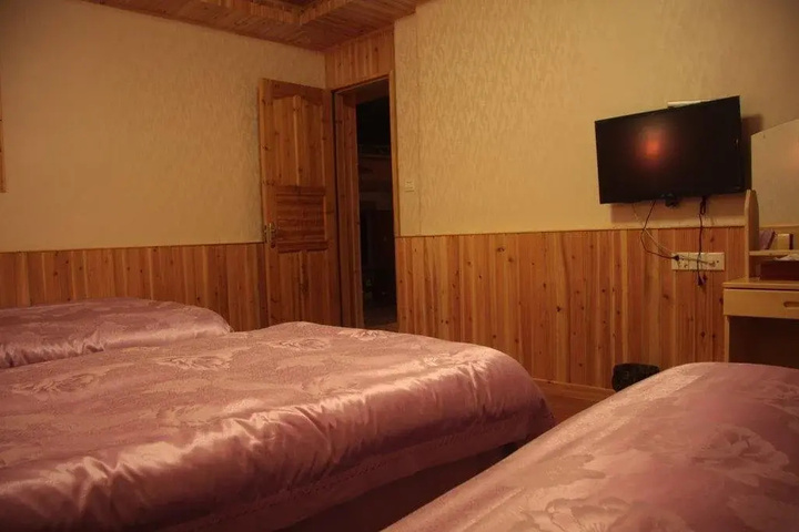 Room 8 of 19
