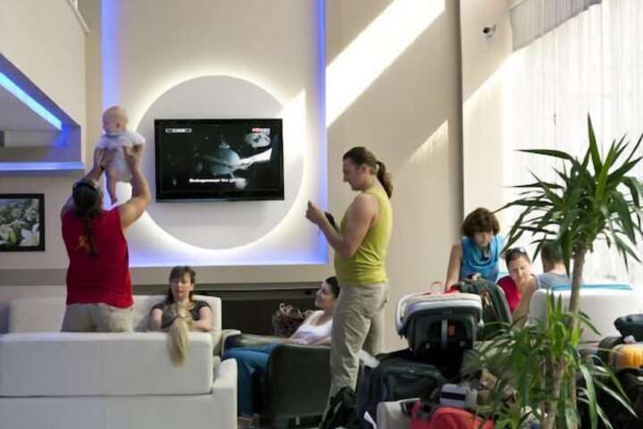 Entrance & Lobby