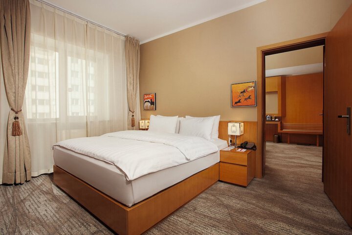 Room 25 of 63