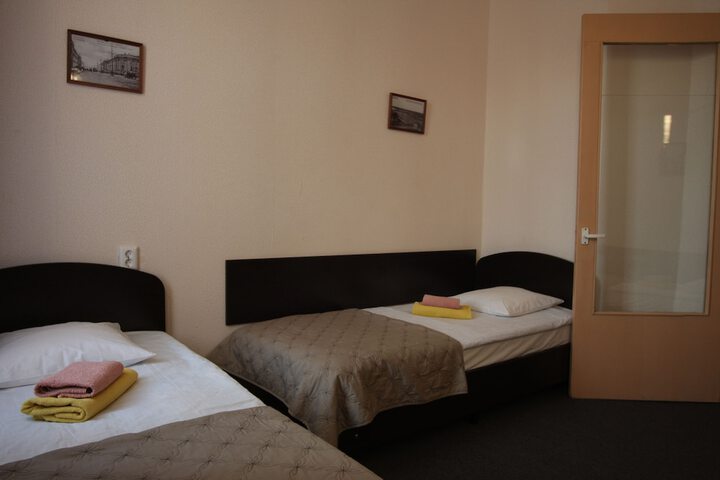 Room 8 of 87
