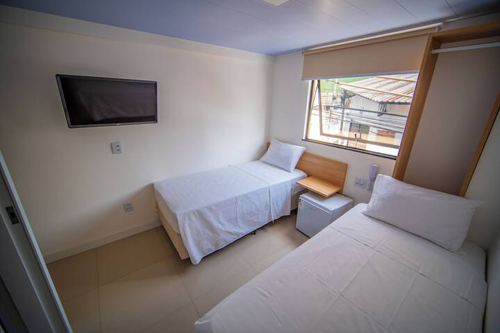 Room 6 of 10