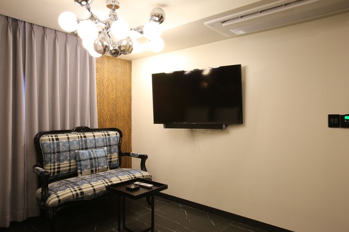 Room 26 of 51