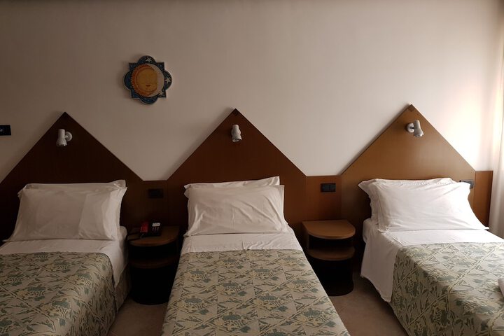 Room 9 of 49