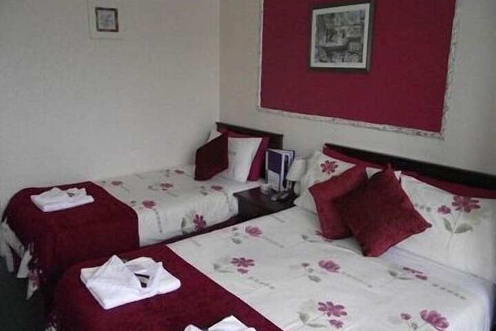 Room 8 of 15