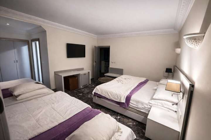 Room 5 of 28