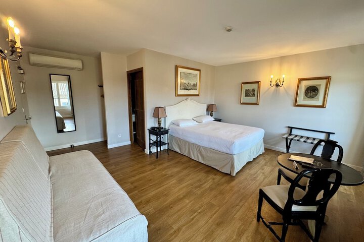 Room 18 of 50