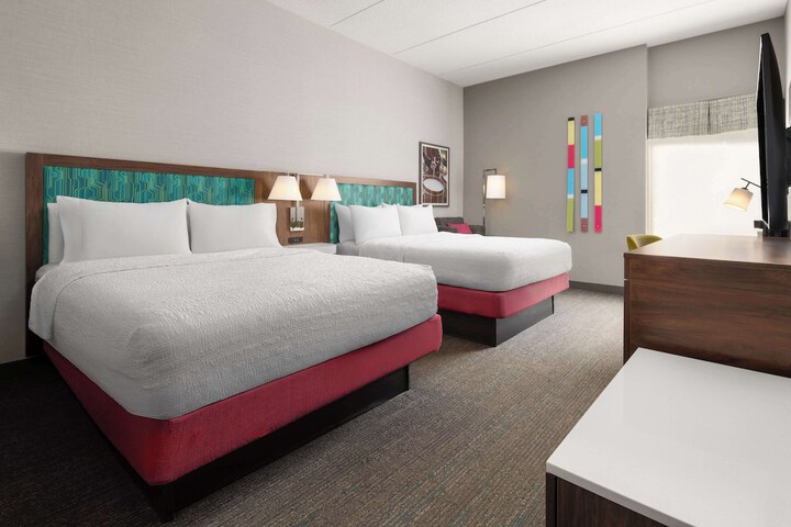 2 Queen Beds (5 of 9)