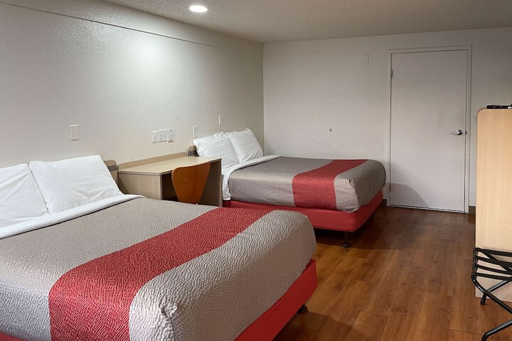 Room 15 of 36