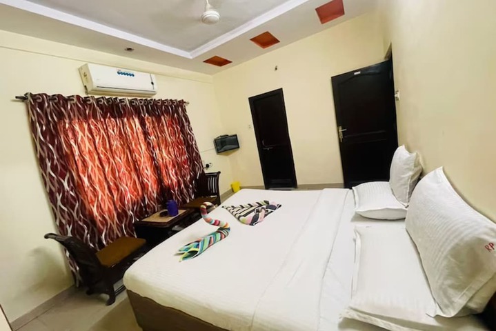 Room 14 of 32