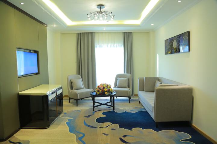 Room 15 of 33