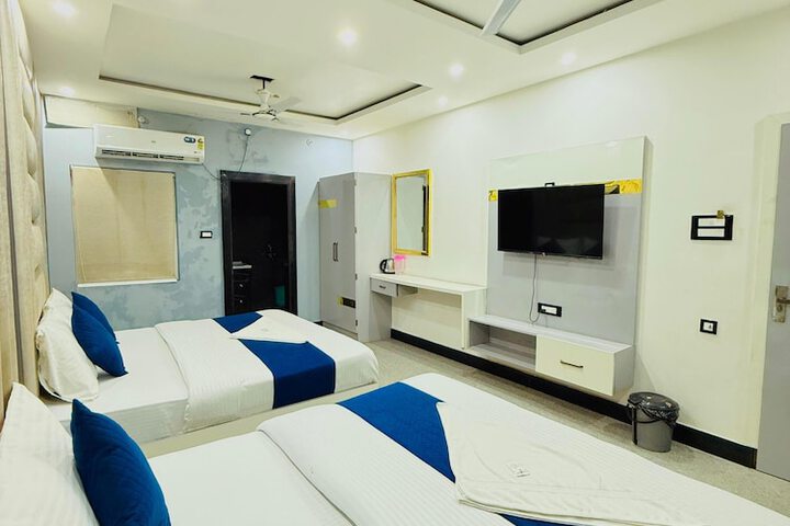 Room 6 of 26