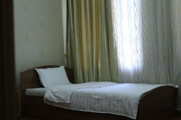Room 11 of 30