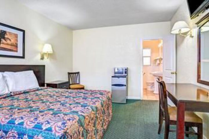 Room 19 of 39