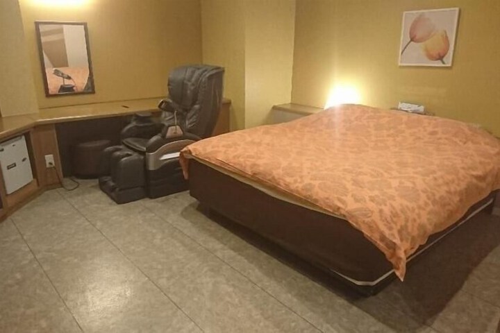 Room 8 of 56