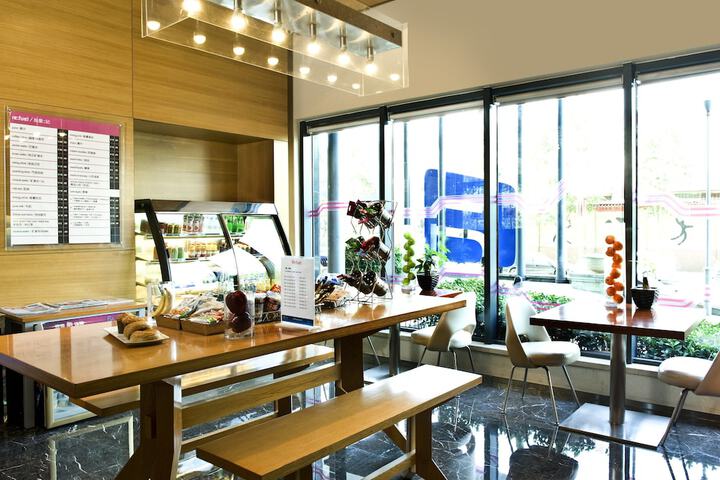 Snack bar