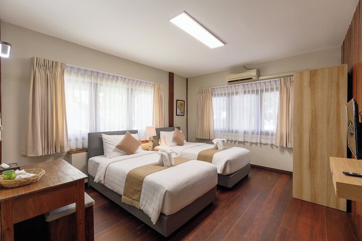 Room 40 of 193