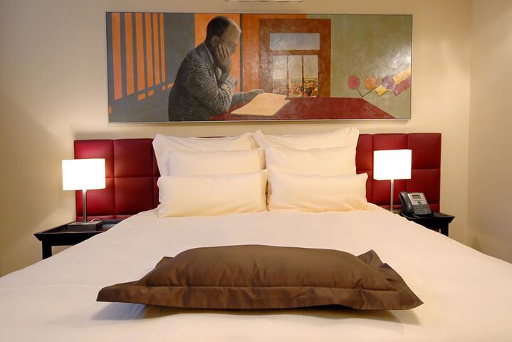 Room 4 of 66