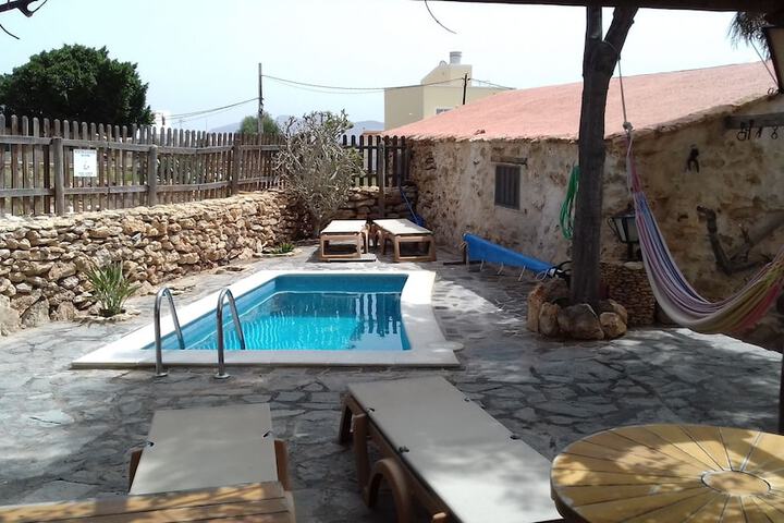 Pool 33 of 50