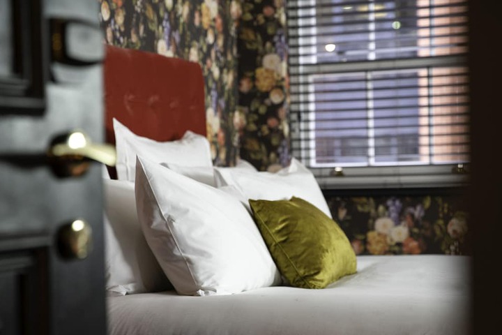 Room 21 of 106