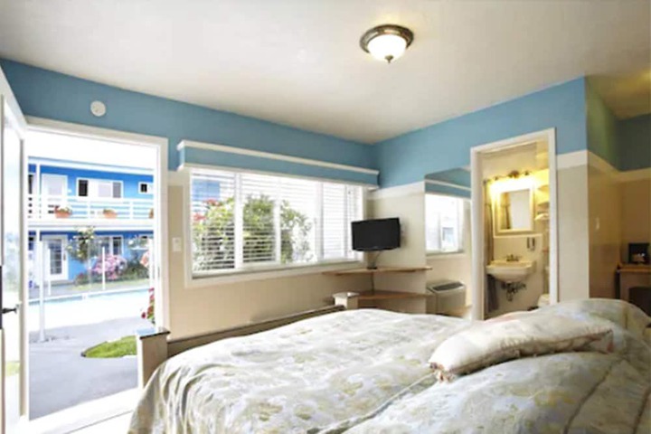 Room 12 of 49