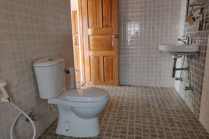 Room 7 of 10