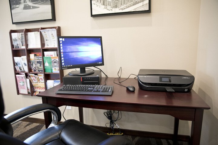 Business Center 61 of 70