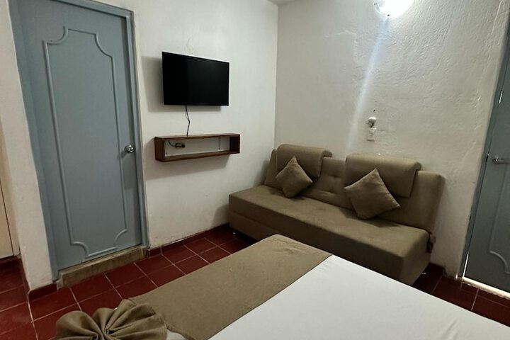 Room 9 of 26