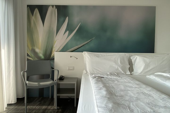 Room 11 of 71
