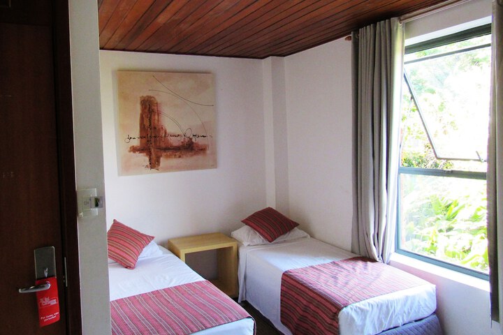 Room 12 of 60