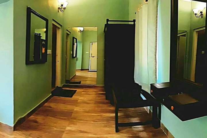 Room 10 of 60