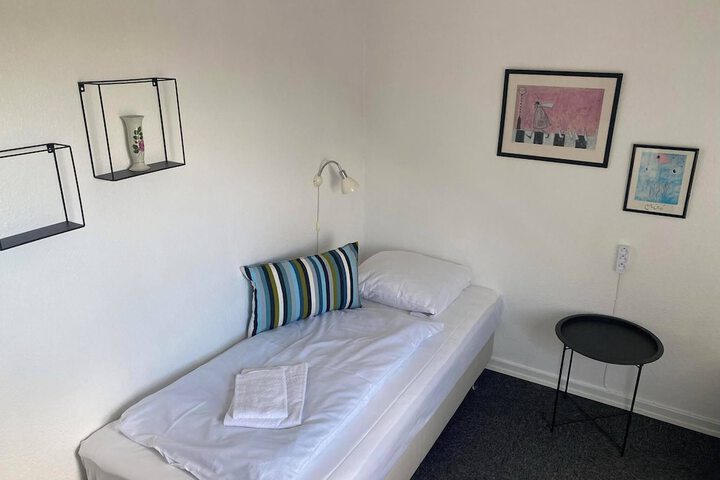 Room 8 of 15