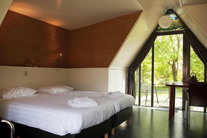 Room 5 of 26