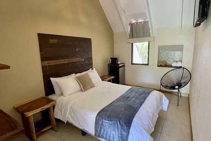 Room 5 of 97