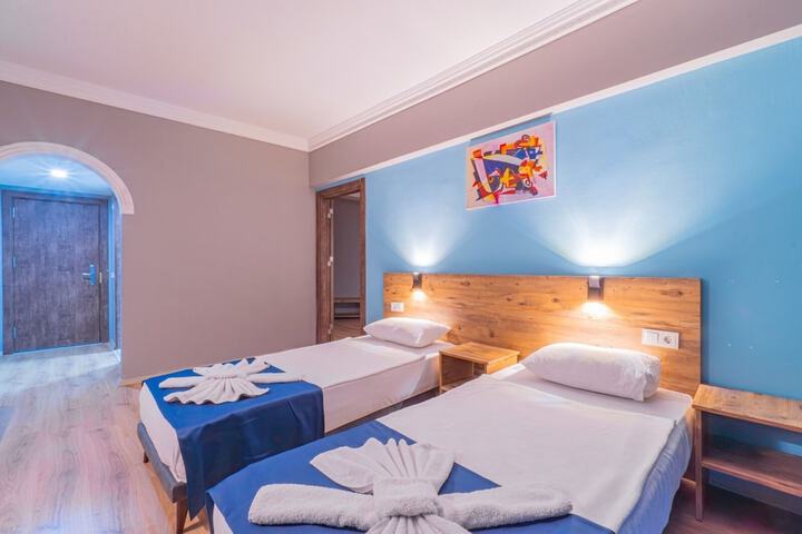 Room 16 of 74