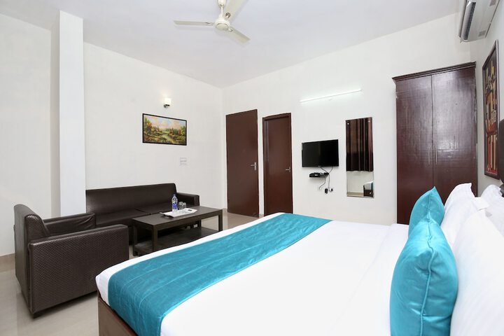 Room 14 of 20