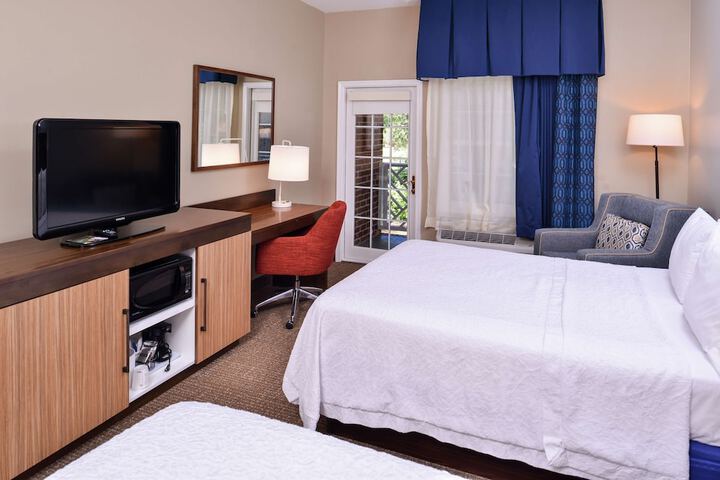 2 Queen Beds Special Interior Entrance (17 of 27)