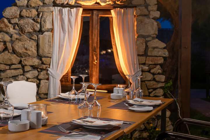 Dining 115 of 209