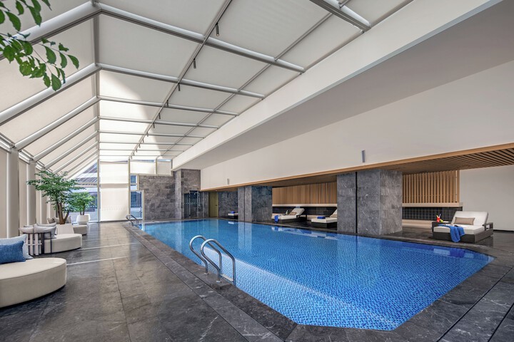 Pool Hotel