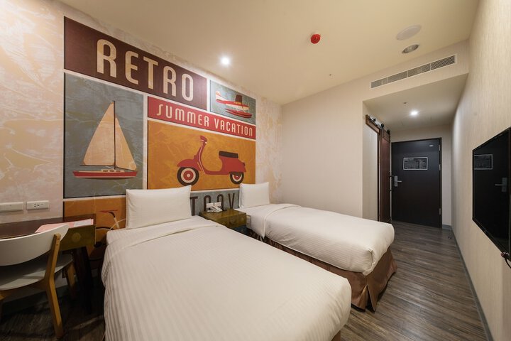 Room 25 of 97