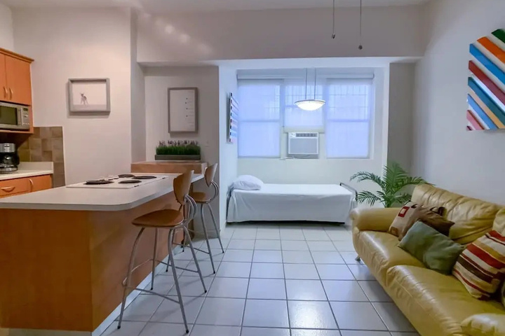 Room 5 of 12
