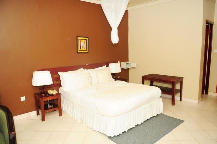 Room 14 of 96