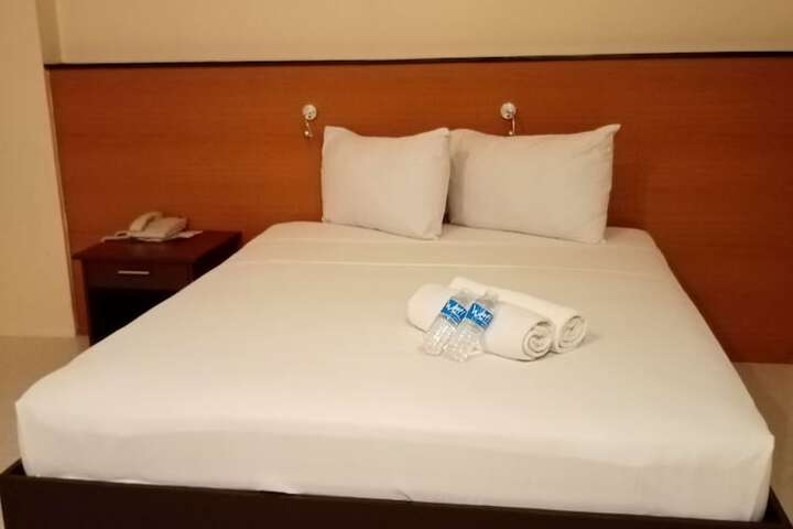 Room 15 of 32
