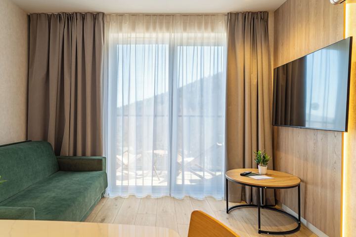 Room 53 of 150