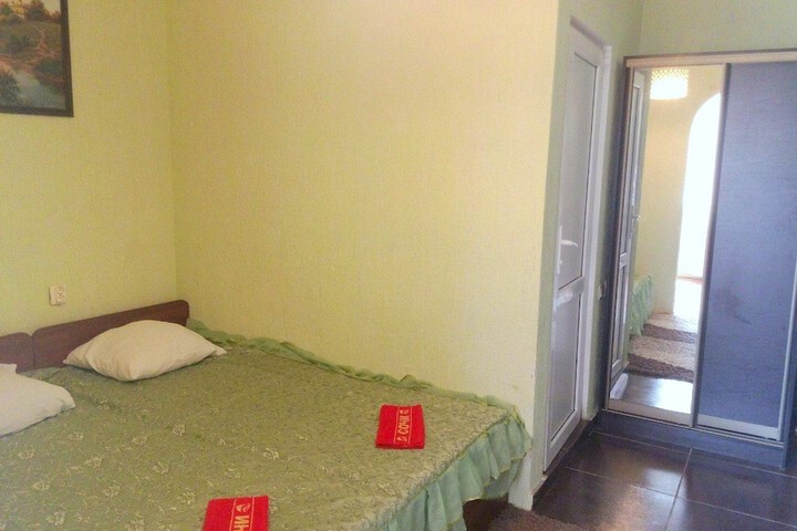 Room 18 of 48