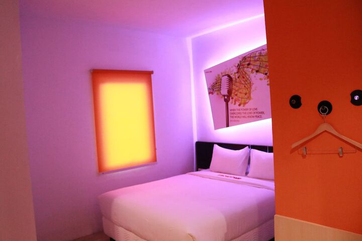 Room 11 of 22