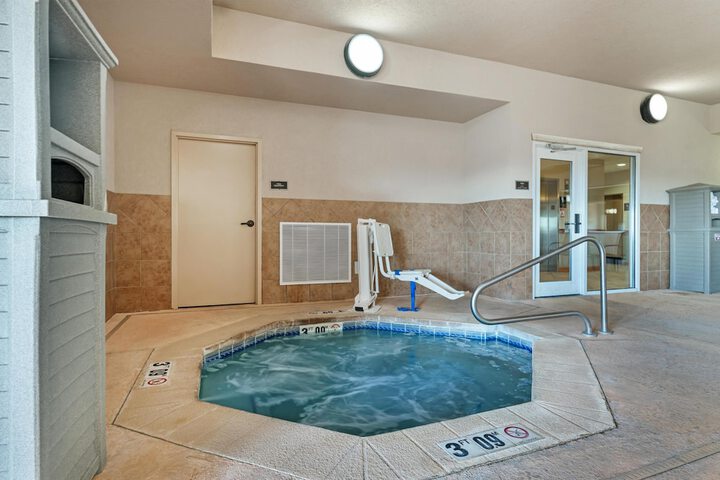 Hotel with Pool