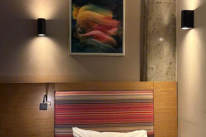 Room 37 of 97